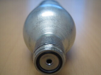 写真：ミニガスカートリッジ使用済み見本