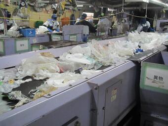 写真：プラ選別ライン1
