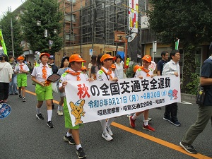 写真：交通少年団の行進
