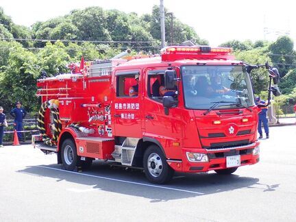 写真：第三分団ポンプ自動車水槽車