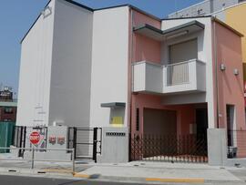 写真：拝島駅前備蓄倉庫