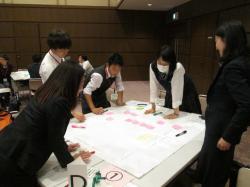 写真：環境未来会議（発表準備1）