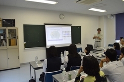 写真：水道部見学1