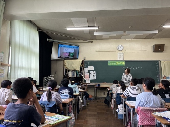 講師による授業の様子の写真