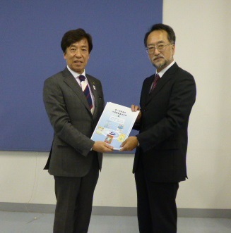 写真：基本計画（案）提出