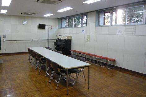 写真:リハーサル室(ピアノ有)