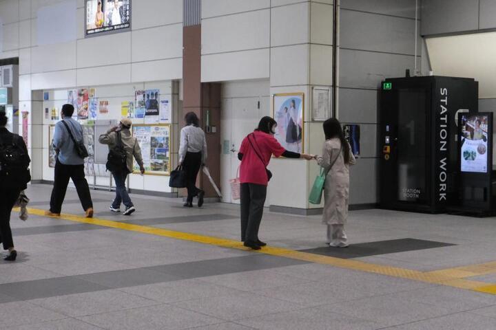 写真：街頭キャンペーンの様子