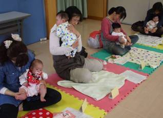 写真：はじめて赤ちゃんのための育児講座