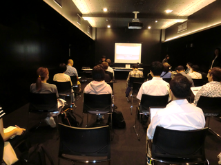 写真：講演会の様子