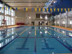 写真：屋内温水プール