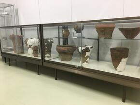 写真:土器などの遺物