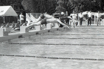 写真：拝島公園プール開場式