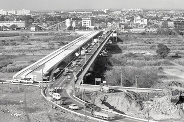 工事中の拝島橋