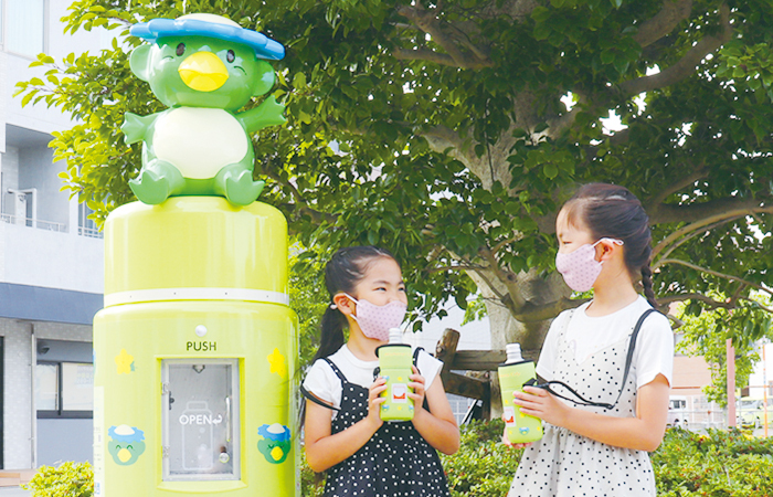 給水スポットと女の子の写真
