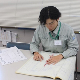 写真：先輩職員3