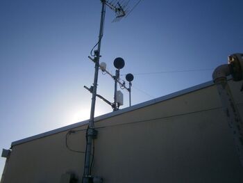 写真拝島第二小学校音源探査機識別装置等