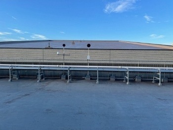 写真：音源探査識別装置等