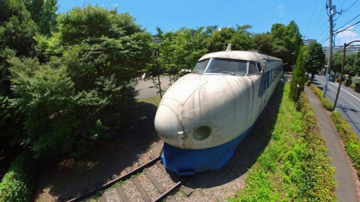 写真：少し上からみた新幹線