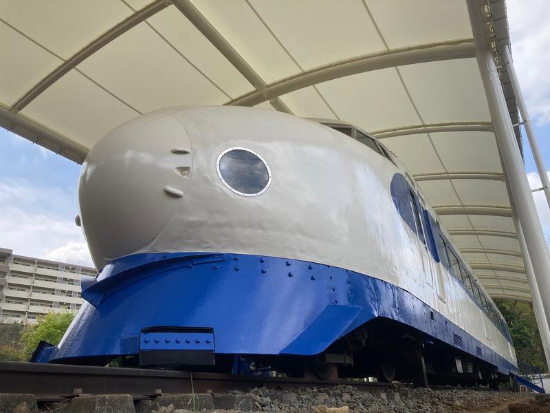 塗りなおし終わった車体と屋根の写真