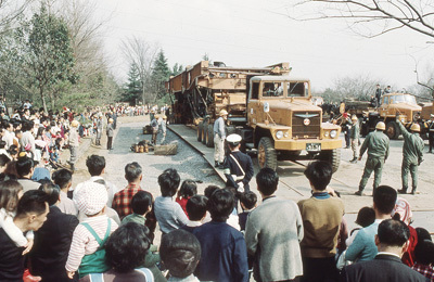 写真：大勢の見物
