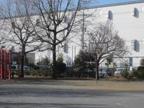 写真：美堀町四丁目公園バスケットゴール（全景）