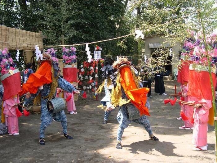 写真：獅子舞の演舞