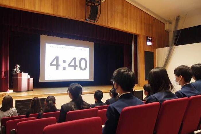 画像：中学高校生の読書フォーラムのようす