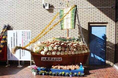 画像：産業まつりで展示される宝船