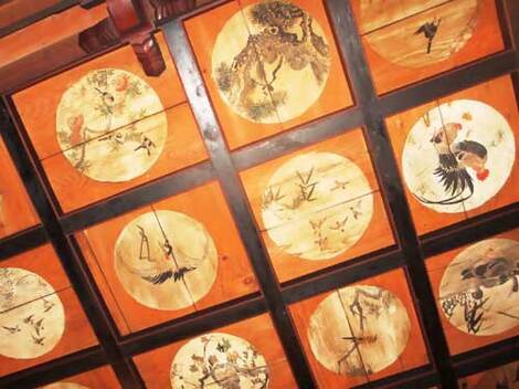 画像：龍津寺本堂の天井板絵