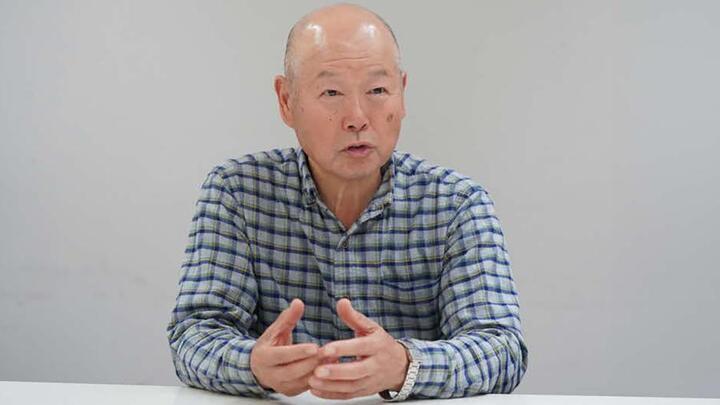 写真：お話しする井上さん