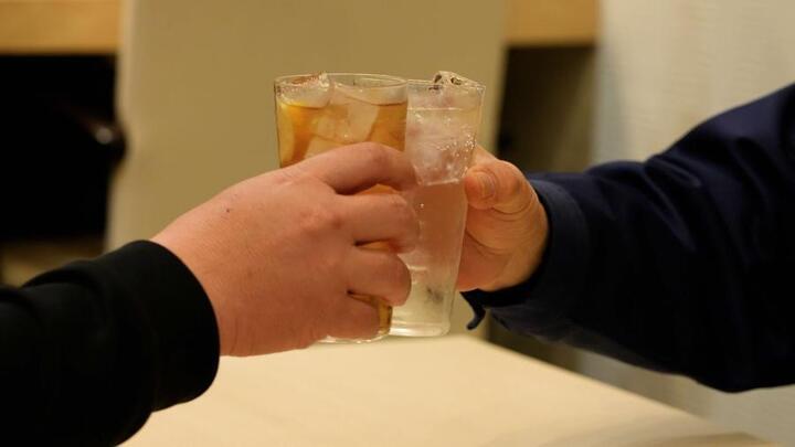 写真：拝島ハイボールで乾杯