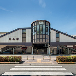写真：昭島駅外観