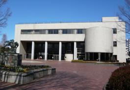 写真：昭島市公民館