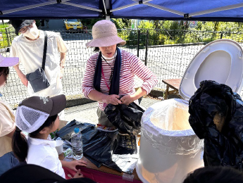 写真：防災ワークショップの様子1