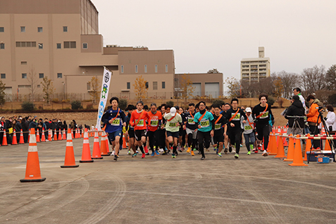 スタート直後の集団の写真