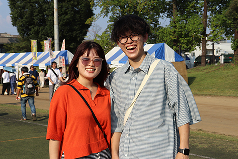 にこやかにほほえむ参加者の写真