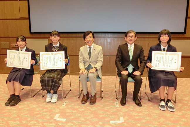 表彰式の集合写真