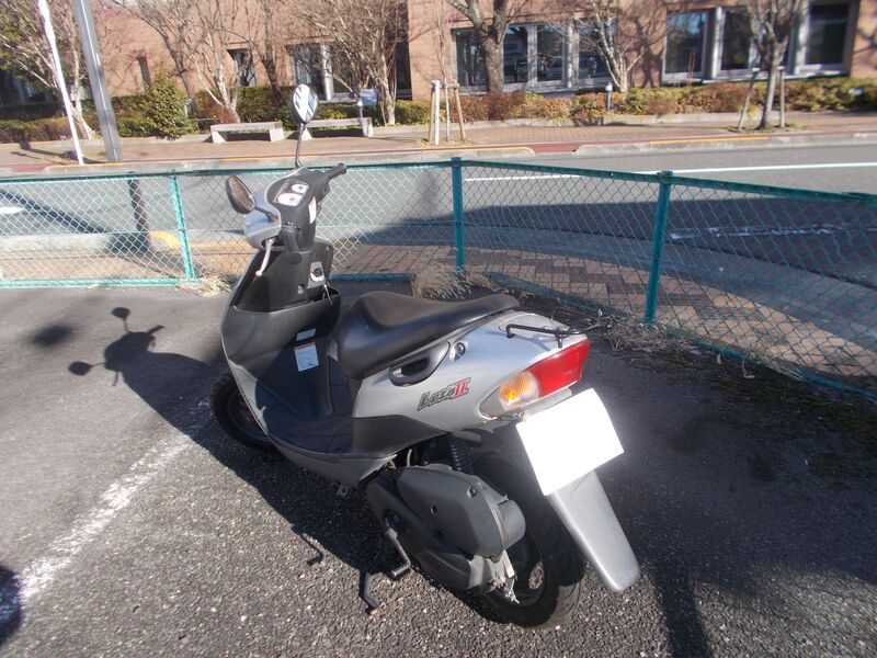 原付バイク後ろの写真