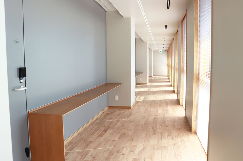 画像：廊下のギャラリー