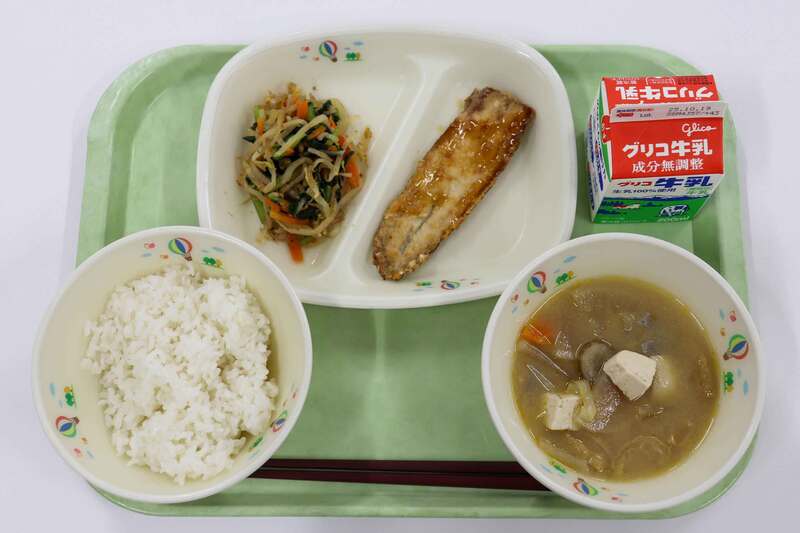 完成した給食の写真