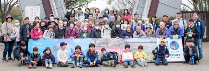 ハイキングでの集合写真