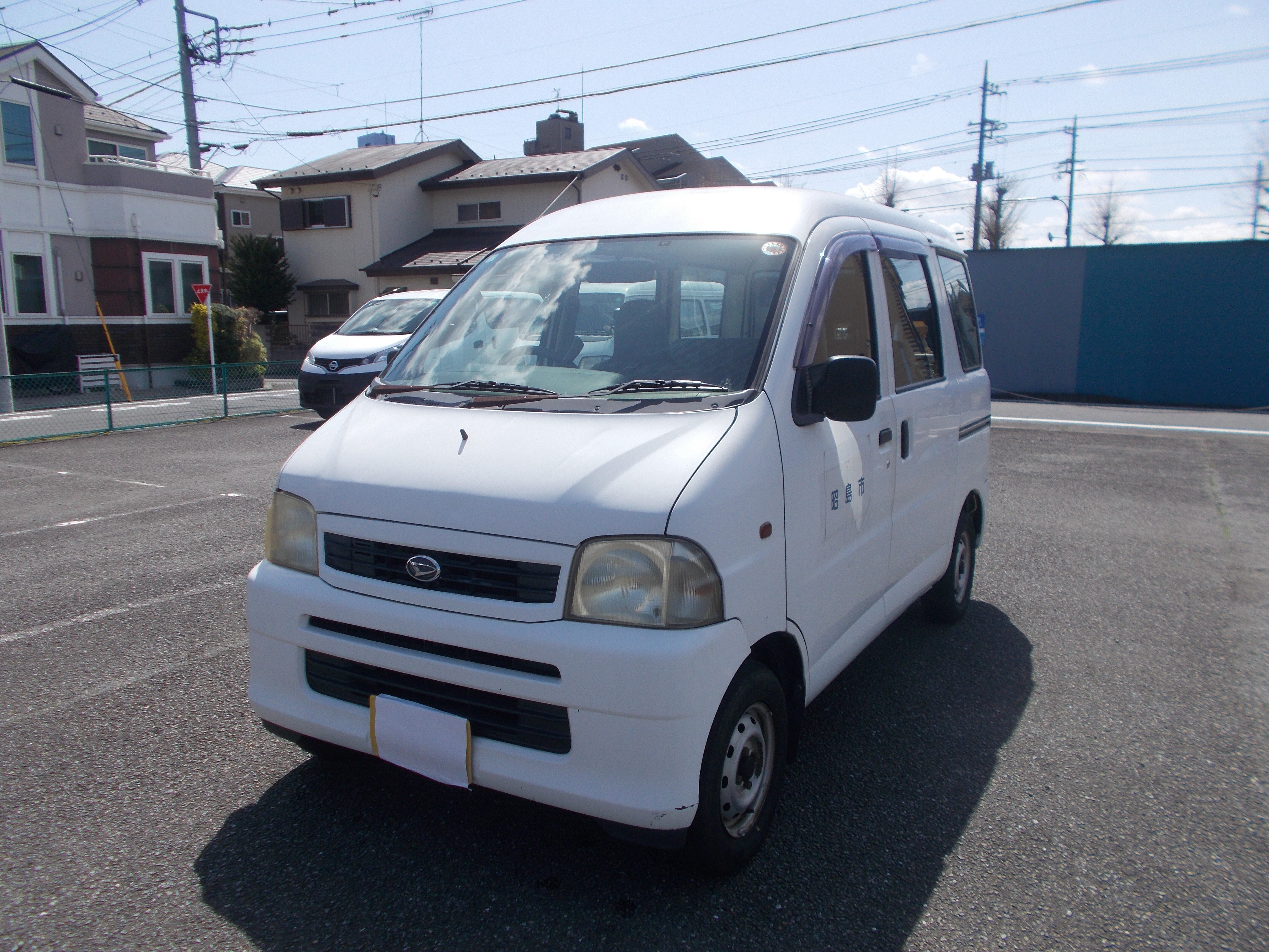 車両の正面写真