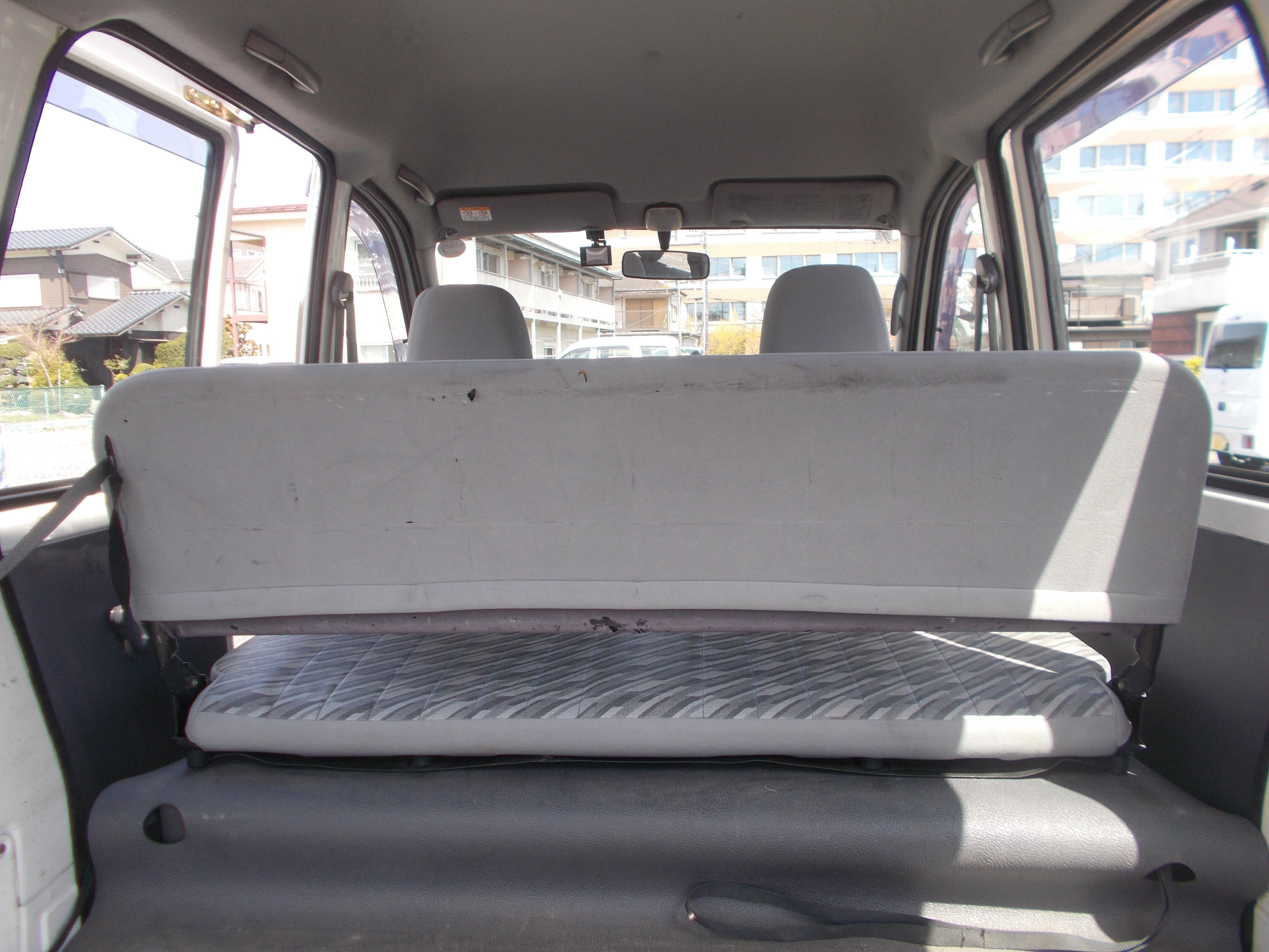 車両後部の写真