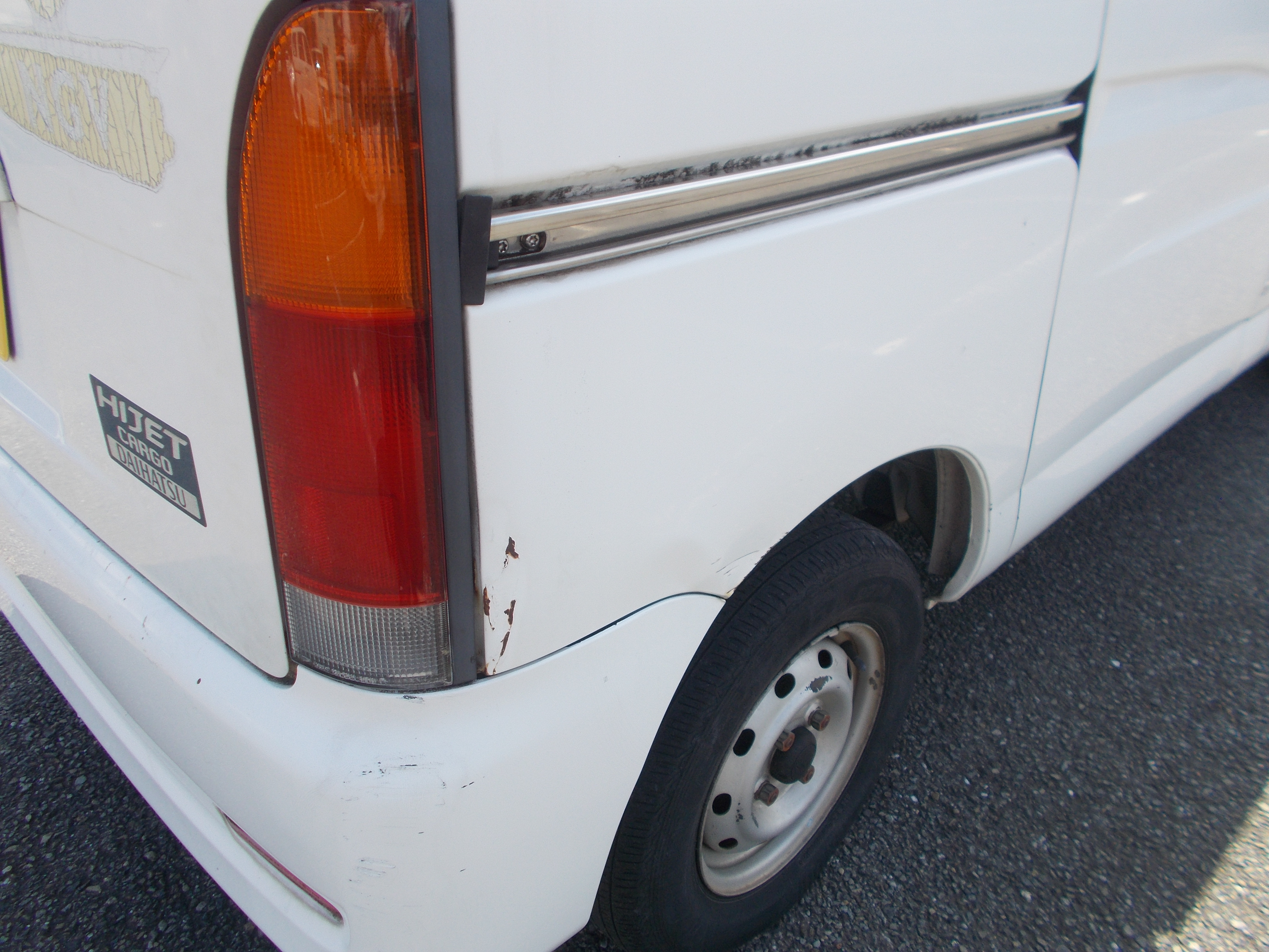 車両についている傷の写真