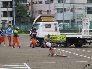写真：トラックの巻き込み事故