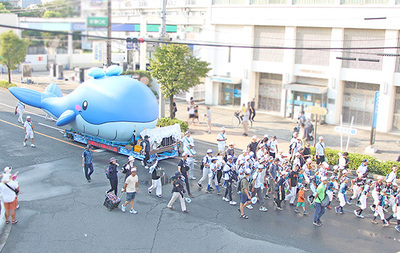 写真：昭島市民くじら祭のパレード