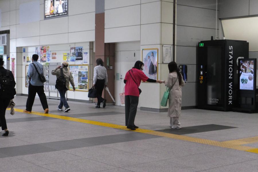 街頭キャンペーンのようす