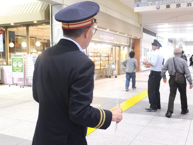 喫煙マナーアップキャンペーン拝島駅長.jpg
