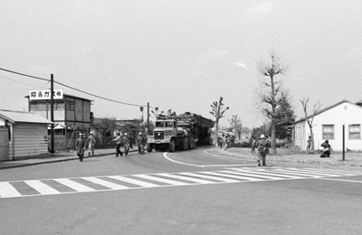 立川基地から昭和公園へ