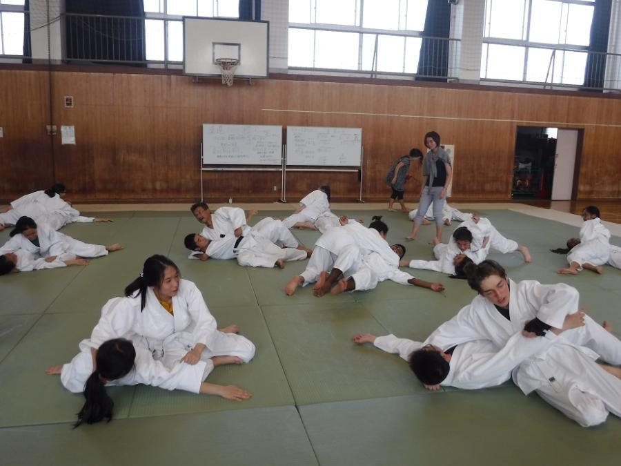 柔道の授業の写真